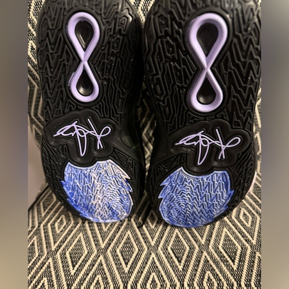 Nike Kyrie Infinity Black/ Metallic Silver-Concord Basketball Shoes - Picture 6 of 6